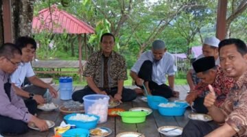 Halaqoh: Pendakian Menuju Puncak Ridho Allah